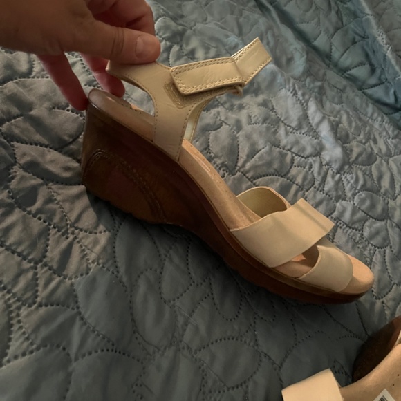 CLARKS Sandal - Picture 3 of 7